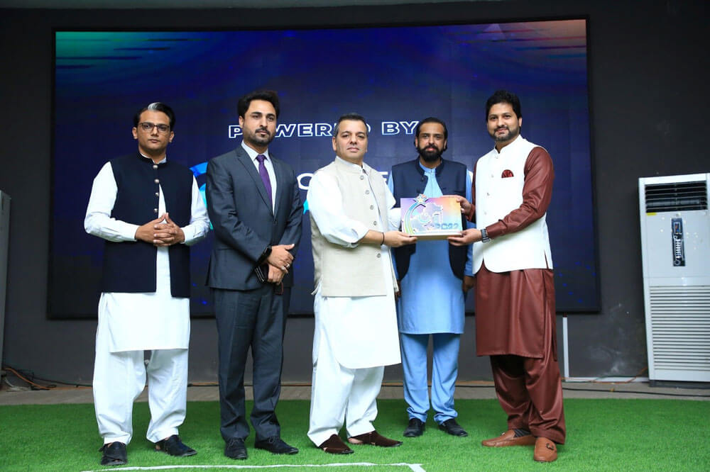 Khurram Shahzad being awarded at Connected Pakistan Conference
